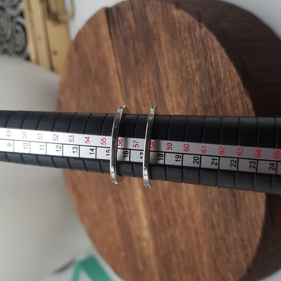 Timeless essence crystal ring size 8 R423 - Picture 2 of 4